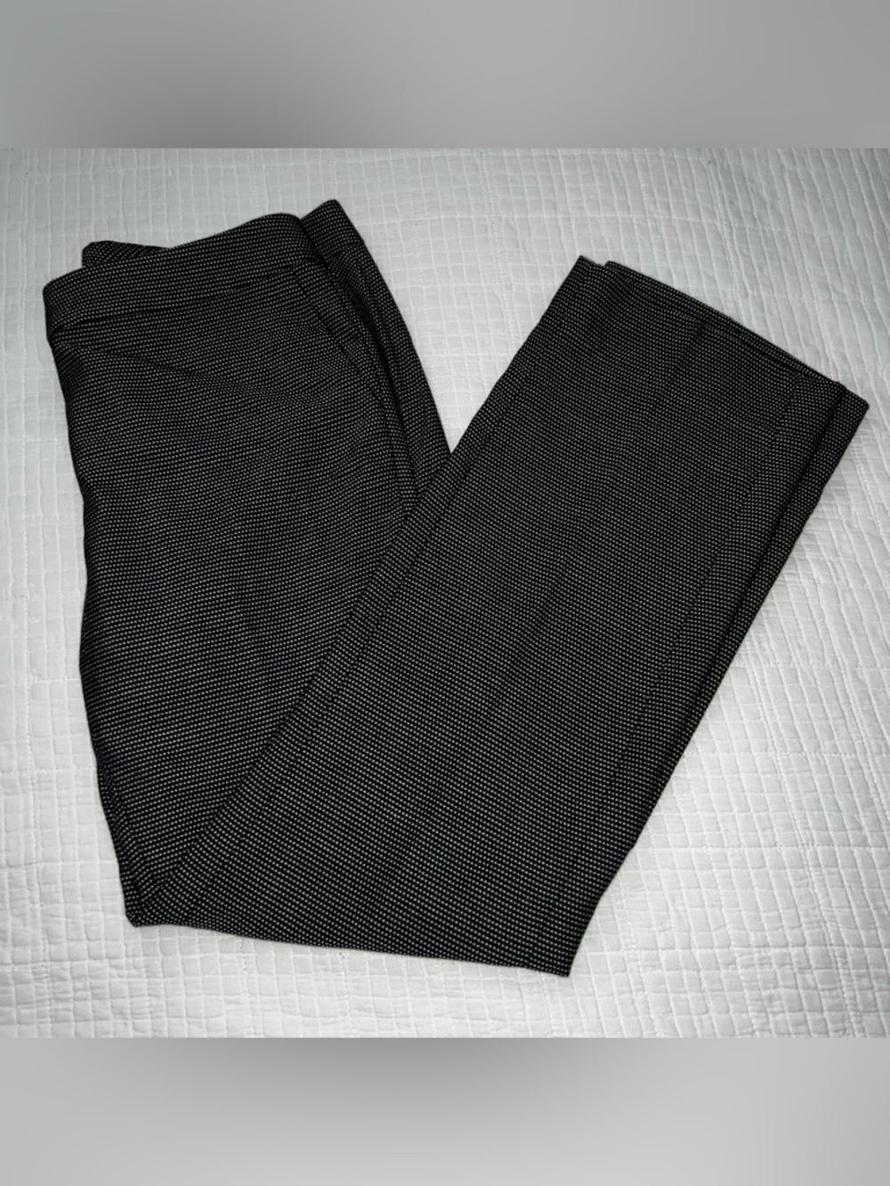 WHBM White House Black Market Women’s Check Pattern Pleated Pant
• Size 4